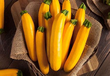 SQUASH: YELLOW    BY THE POUND