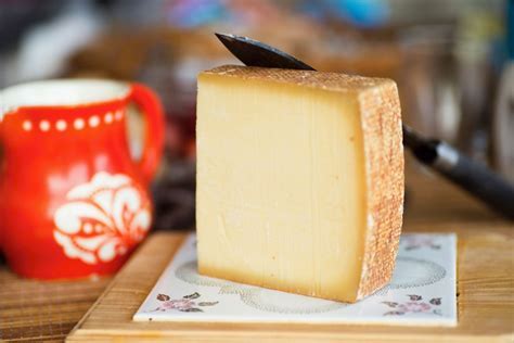 CHEESE: LE GRUYERE